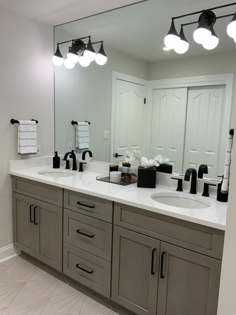 Guest Bathroom on Wilde Hallow