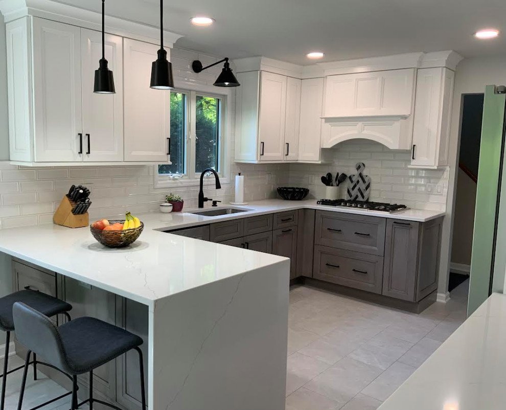 Black and White Kitchen