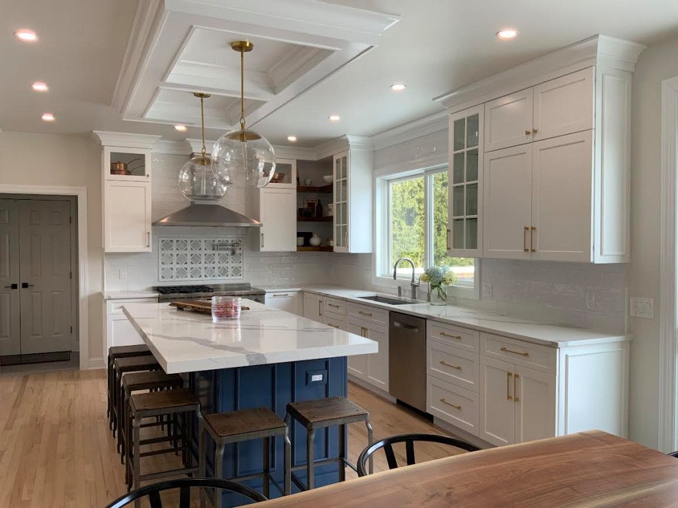 Kitchen & Butler's Pantry